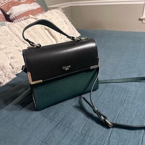 Chic Black and Green Handbag